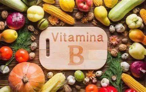 B9 vitamini ile folik asit arasındaki ilişki nedir?